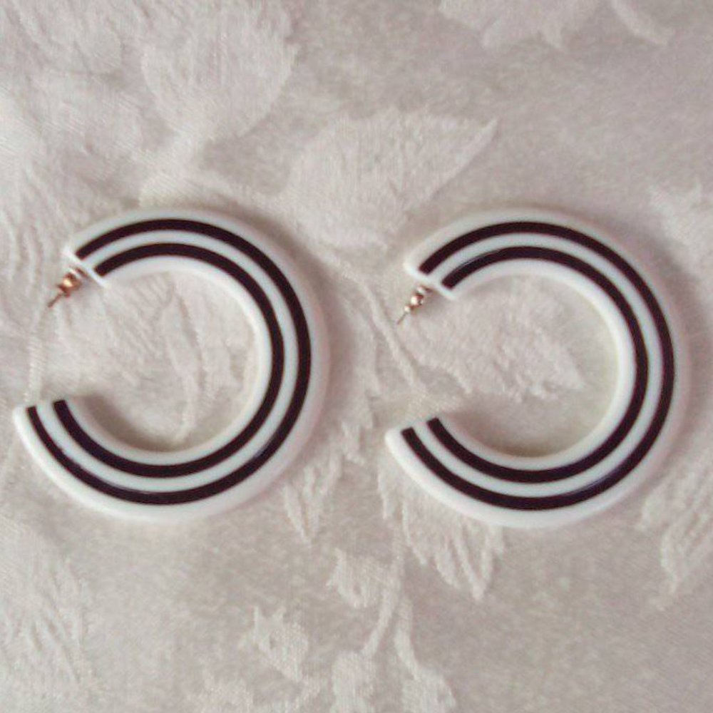 Vintage Black and White Half Hoop Earrings - Picture 2 of 3